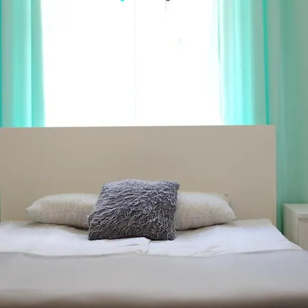 Color 2 Apartment